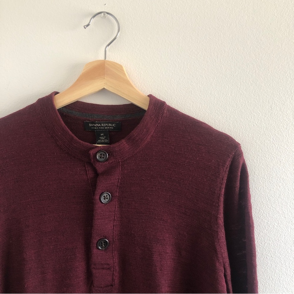 Banana Republic Extra Fine Merino 3 button Henley - M